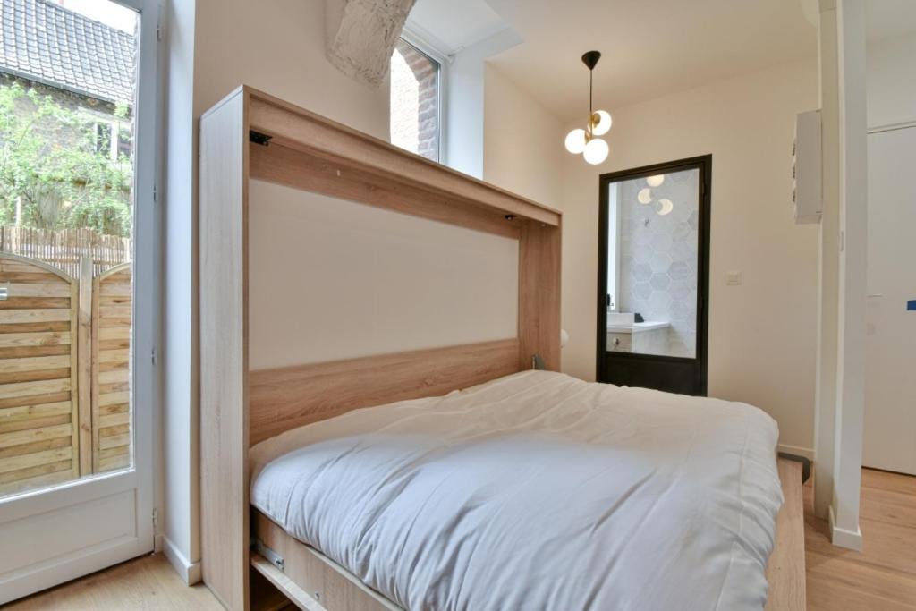 Residence Jean Hardy - Hyper Centre, Parking Gratuit, Wifi, Clim, Gare Valenciennes Exterior photo
