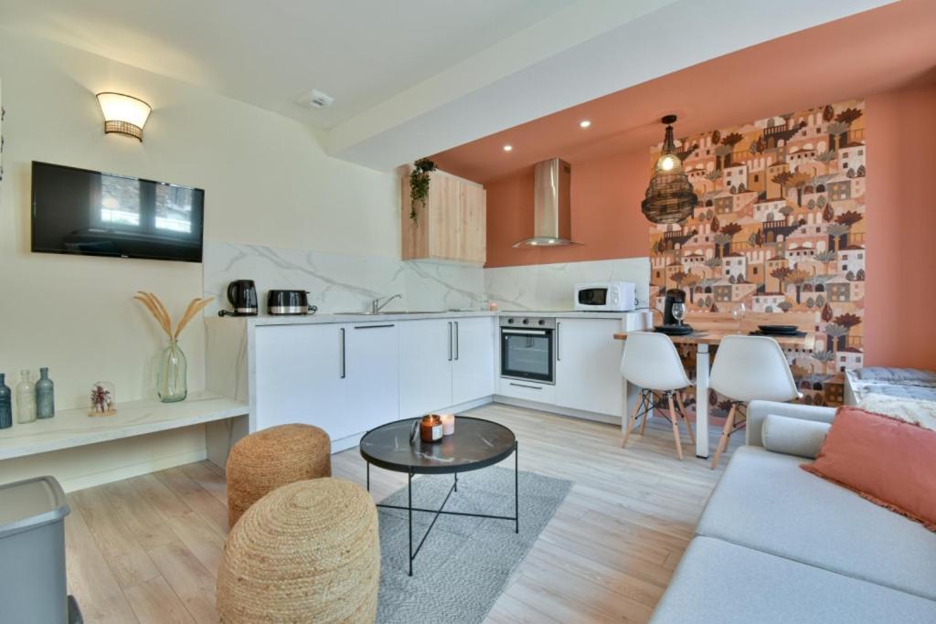 Residence Jean Hardy - Hyper Centre, Parking Gratuit, Wifi, Clim, Gare Valenciennes Exterior photo